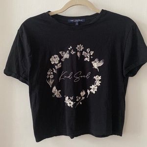 Black shirt-sleeved shirt!